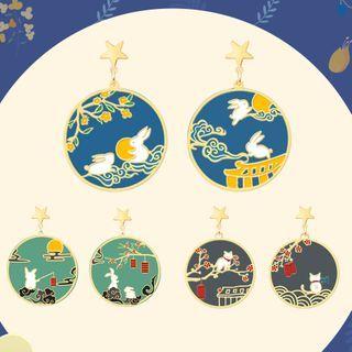 Asymmetrical Animal Drop Earring
