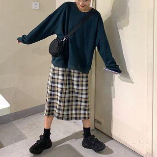 Plain Oversize Pullover / Plaid Midi A-line Skirt