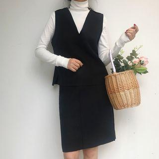 Set: V-neck Sleeveless Top + H-line Skirt
