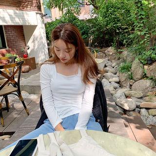 Square-neck Slim Top