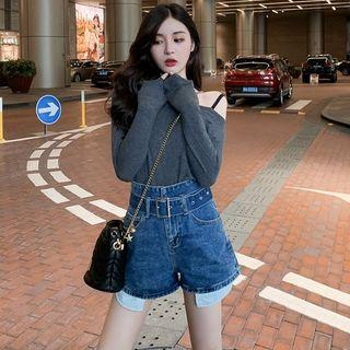 Cold-shoulder Long-sleeve T-shirt / Washed Denim Shorts
