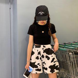 Crew-neck Short-sleeve T-shirt / Cow Print Shorts