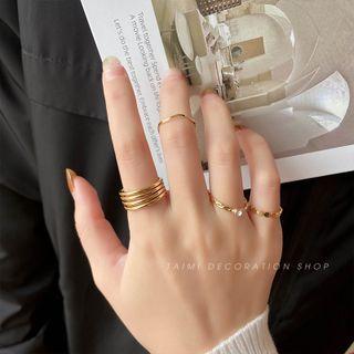Set Of 4 : Alloy Ring (assorted Designs) Set - Gold - One Size
