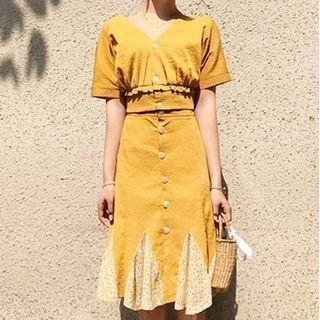 Set: Short-sleeve V-neck Cropped Blouse + Floral Print Trim Midi Mermaid Skirt