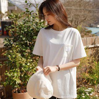 Patched Pocket-front T-shirt