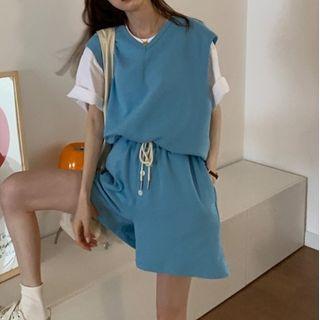 Elbow-sleeve T-shirt / Vest / Shorts / Set