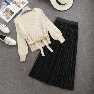 Set: V-neck Sweater + Maxi Accordion Pleat Velvet Skirt
