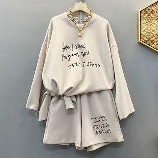 Set: Lettering Long-sleeve T-shirt + Shorts