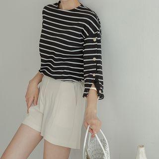 [v Lyou] 3/4-sleeve Button-trim T-shirt