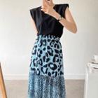 Sleeveless Blouse / Leopard Print Maxi A-line Skirt