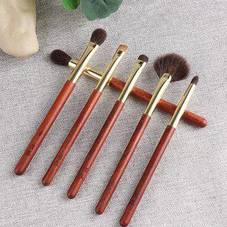Set Of 1 / 6: Makeup Brush