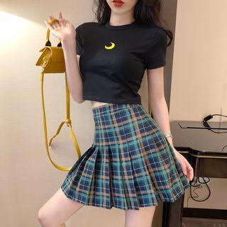 Crescent Embroidered Short-sleeve Cropped T-shirt / Plaid Pleated Skirt