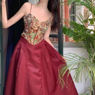 Floral Cropped Camisole Top / Plain Midi A-line Skirt