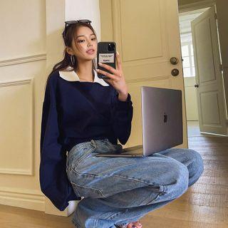 Contrast-collar Sweatshirt