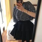 Striped Elbow-sleeve T-shirt / Plain Tiered Skirt