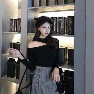 Long-sleeve Off-shoulder Plain Top / High-waist Plaid Pants