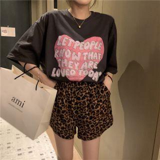 Short Sleeve Lettering Heart Print T-shirt