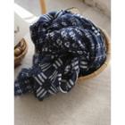 Fray-edge Patterned Lightweight Scarf Navy Blue - One Size