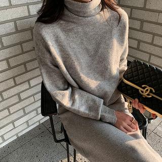 Turtleneck Woolen Boxy Sweater