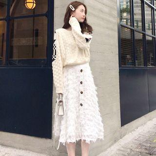 Crew-neck Patterned Sweater / Fringed Trim A-line Skirt