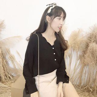 Scallop Edge V-neck Blouse