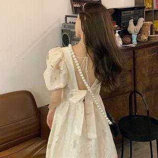 Puff-sleeve Open-back Bow Accent Dress