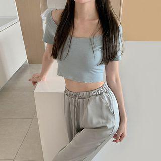 Off-shoulder T-shirt / Wide Leg Pants