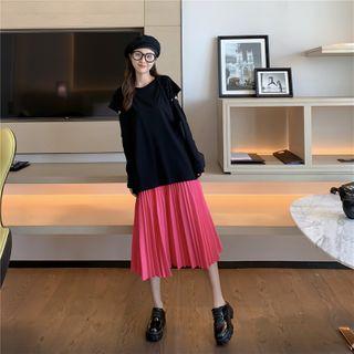 Cut-out Long-sleeve T-shirt / Midi Accordion Pleat Skirt
