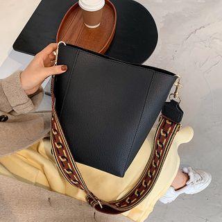 Wide Strap Bucket Bag With Zip Pouch