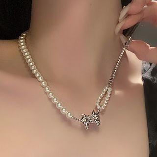 Faux Pearl Butterfly Choker Off-white & Silver - One Size