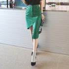 Cutout-hem Coated Pencil Skirt
