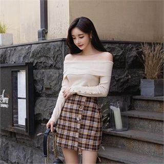 Off-shoulder Button-trim Knit Top