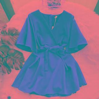 Short-sleevev-neck Romper
