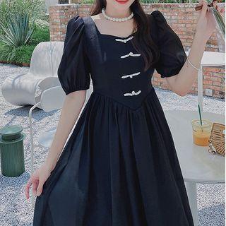 Simple Square-neck Skirt