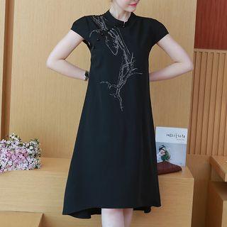 Short-sleeve Embroidered Qipao Dress
