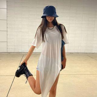 Deep-slit Diagonal-hem Long T-shirt