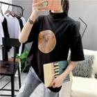 Elbow-sleeve Mock-neck Printed T-shirt