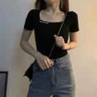 Short-sleeve Square-neck Lettering Top