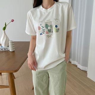 Letter Foliage-illustrated T-shirt
