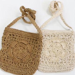 Zipped Woven Straw Shoulder Bag
