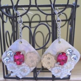Sea Shell With Ribbon And Earrings
