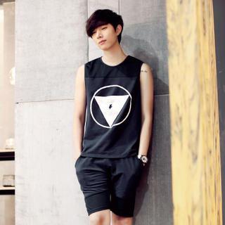 Set: Sleeveless Top + Shorts