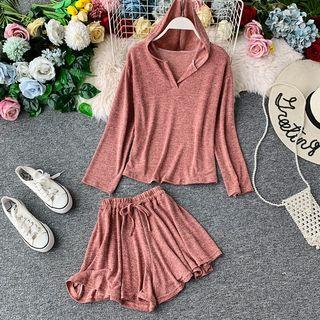 Set: Long-sleeve Hooded T-shirt + Wide-leg Shorts