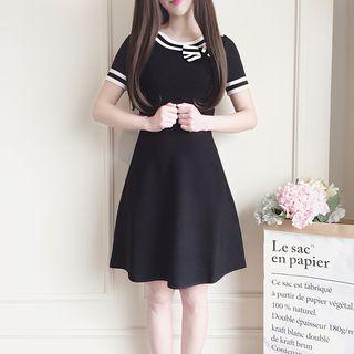 Bow Detail Short-sleeve A-line Knit Dress