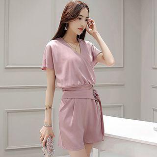 Set : V-neck Short-sleeve Top + Shorts