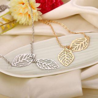 Cutout Leaves Necklace
