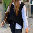 V-neck Loose-fit Sweater Vest