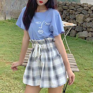 Printed Short-sleeve T-shirt / Plaid High-waist Wide-leg Shorts