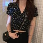 Short-sleeve V-neck Floral Crop Top Black - One Size