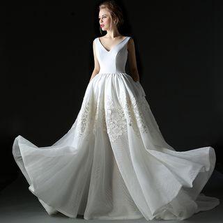 Lace Appliqu  Sleeveless A-line Wedding Gown